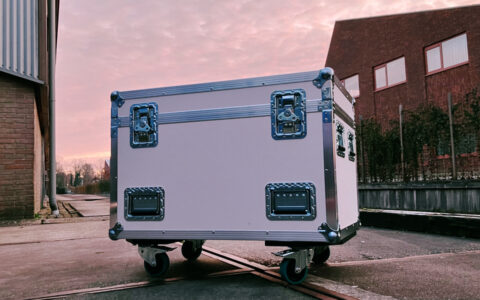 flightcase_building_white_case