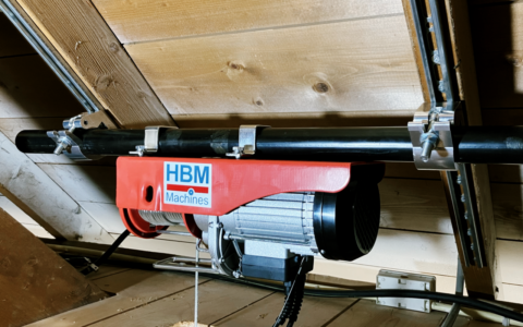 special_construction_for_a_theater_lightning_hoist